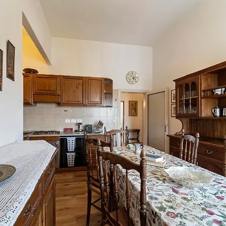 Unyca - Spacious 3-bedroom * Floransa