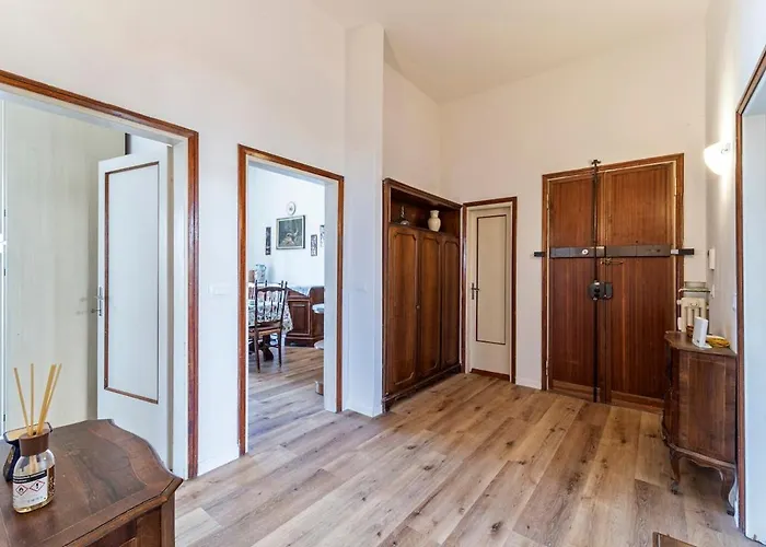 Unyca - Spacious 3-bedroom Апартаменты Флоренция