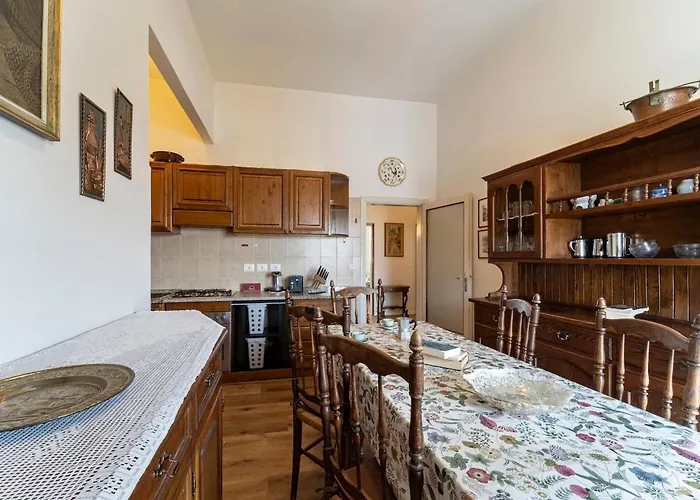 Unyca - Spacious 3-bedroom * Флоренция