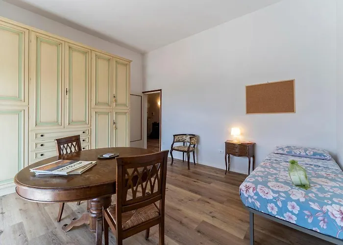 Апартаменты Unyca - Spacious 3-bedroom Флоренция